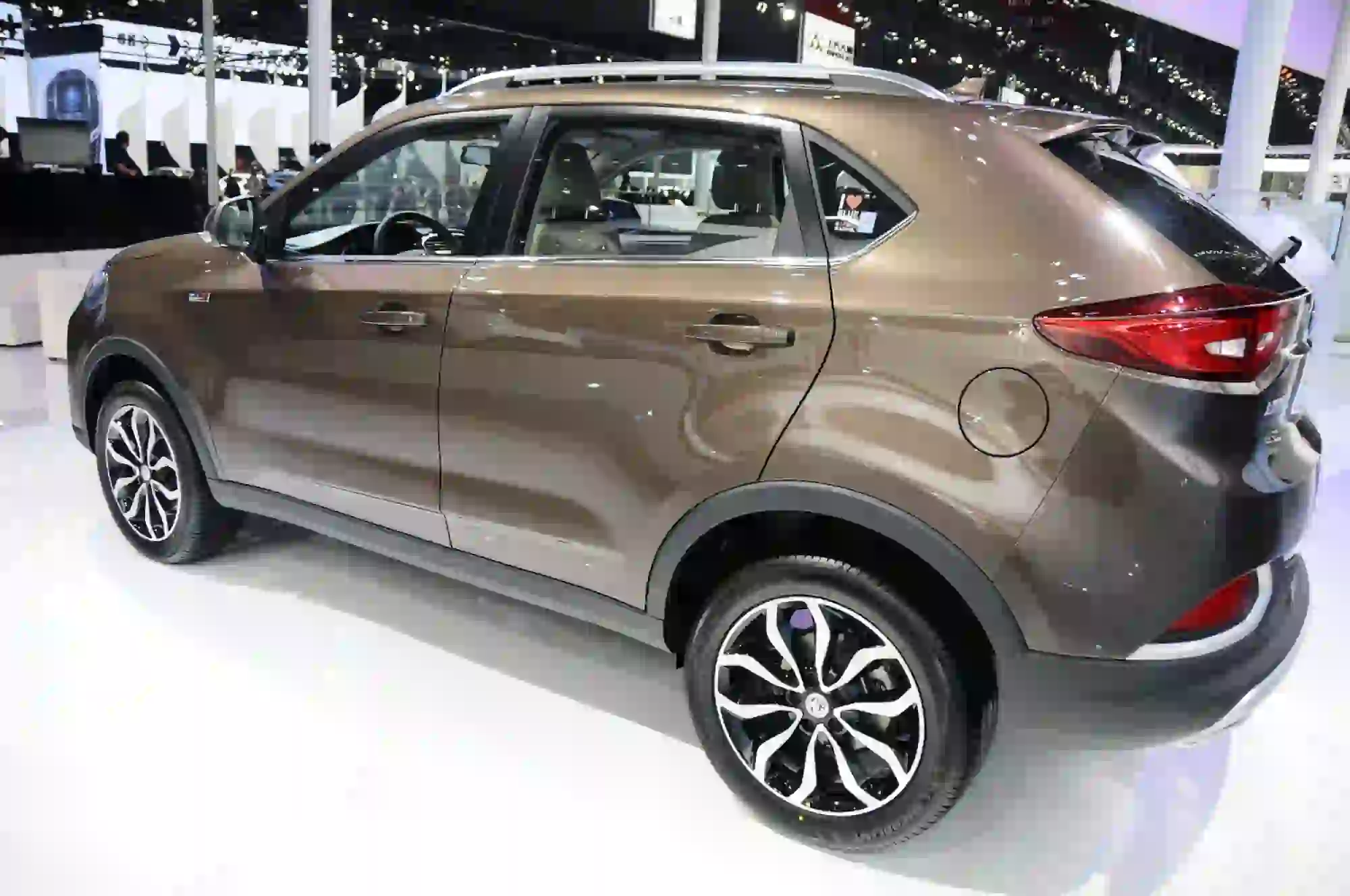 MG GS Salone di Shanghai 2015 26.4.2015 - 7