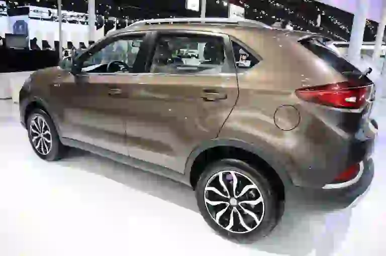 MG GS Salone di Shanghai 2015 26.4.2015 - 7