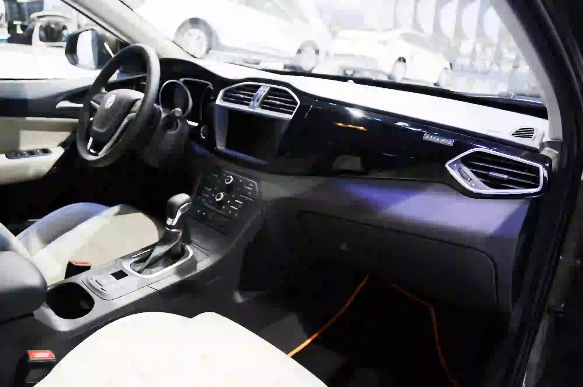 MG GS Salone di Shanghai 2015 26.4.2015 - 16