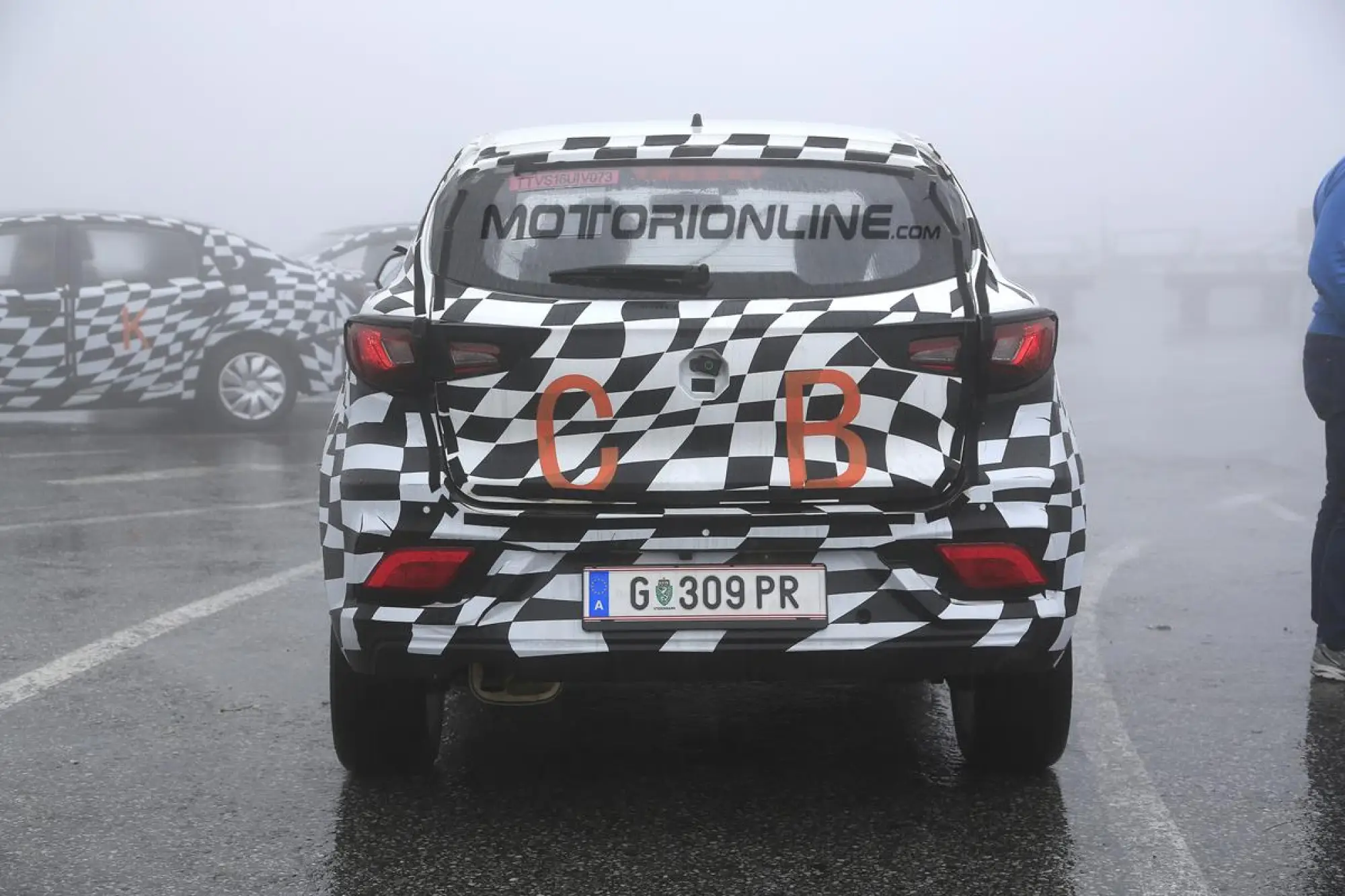 MG ZS - Foto spia 06-09-2016 - 11