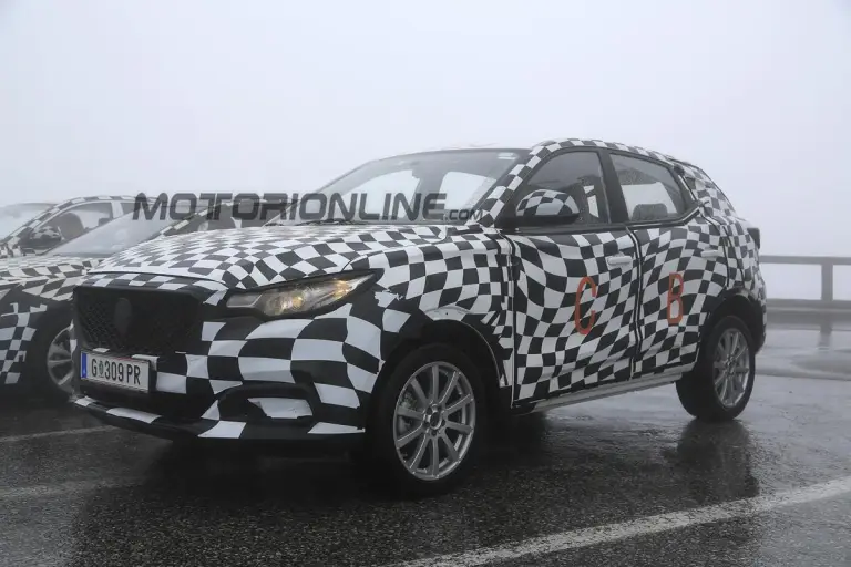 MG ZS - Foto spia 06-09-2016 - 15