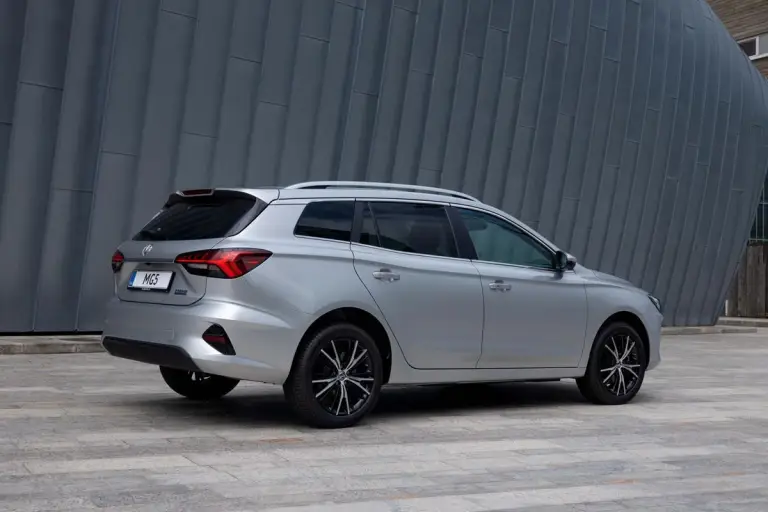 MG5 Electric - 32