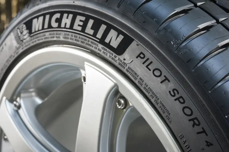 Michelin Pilot Sport 4 - 5
