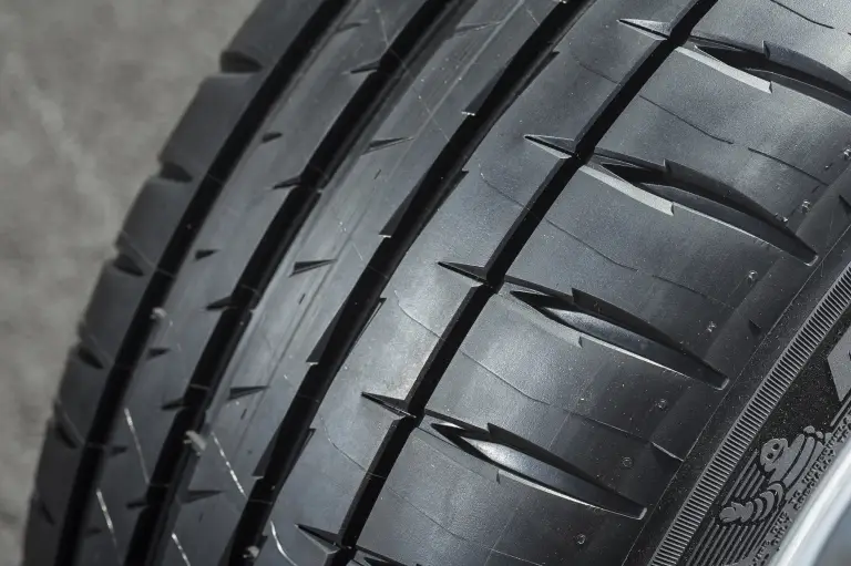 Michelin Pilot Sport 4 - 8