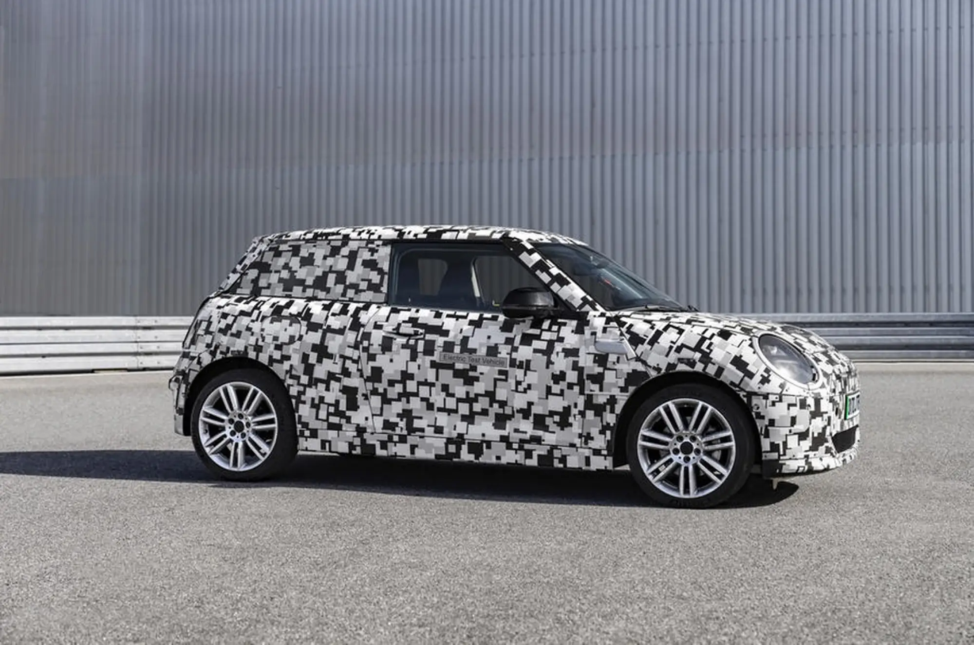 Mini 2023 prototipo - Foto ufficiali - 1