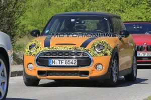 Mini 3 e 5 porte facelift foto spia 12 aprile 2017