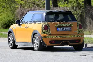 Mini 3 e 5 porte facelift foto spia 12 aprile 2017