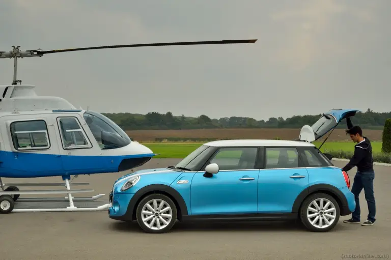 MINI 5 porte - 142