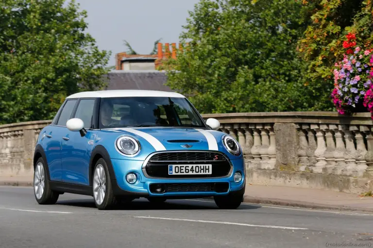 MINI 5 porte - 149
