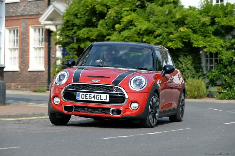 MINI 5 porte - 208