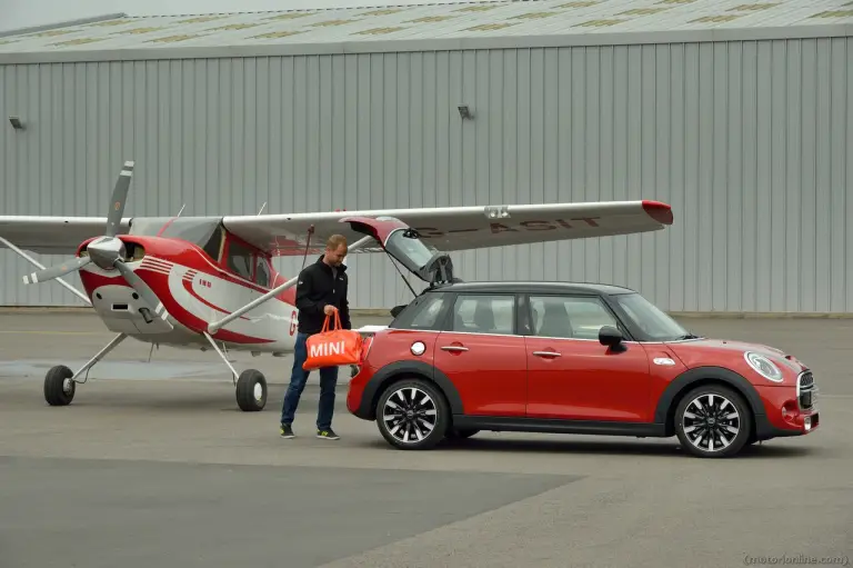 MINI 5 porte - 230