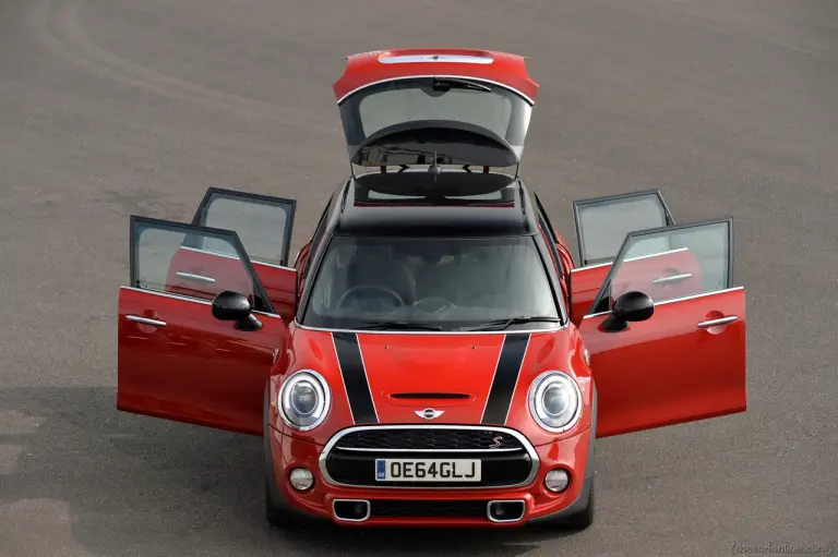 MINI 5 porte - 240