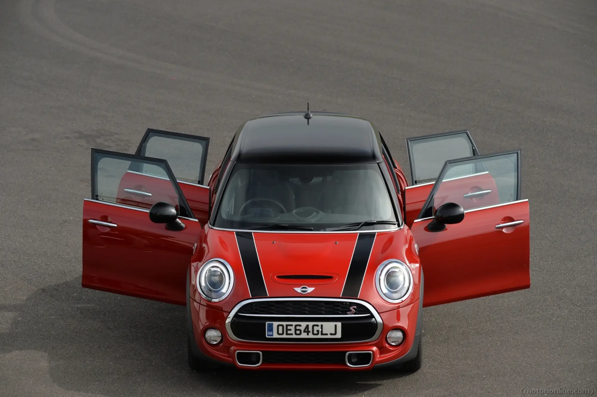 MINI 5 porte - 241