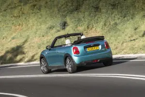 MINI Cabrio 2016 - 31