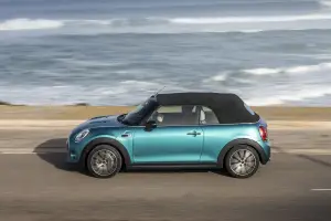 MINI Cabrio 2016 - 36