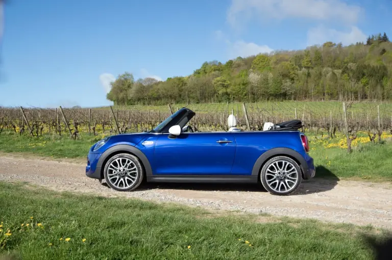 Mini Cabrio 25th Anniversary - 29