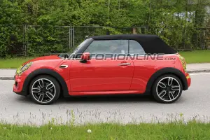 MINI Cabrio facelift MY 2018 foto spia 10 Maggio 2017 - 3