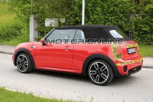 MINI Cabrio facelift MY 2018 foto spia 10 Maggio 2017 - 4