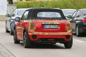 MINI Cabrio facelift MY 2018 foto spia 10 Maggio 2017 - 7
