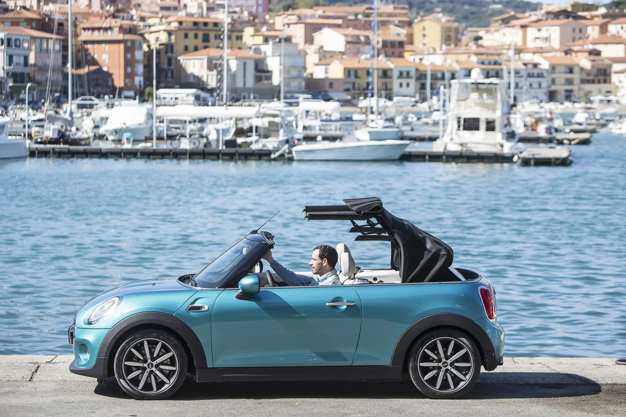 MINI Cabrio MY 2016 - 10
