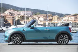 MINI Cabrio MY 2016 - 11