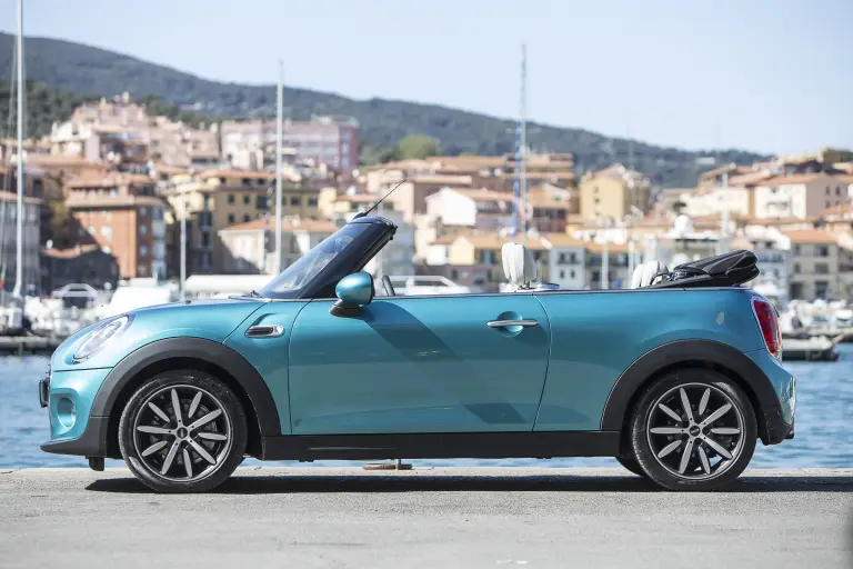 MINI Cabrio MY 2016 - 11