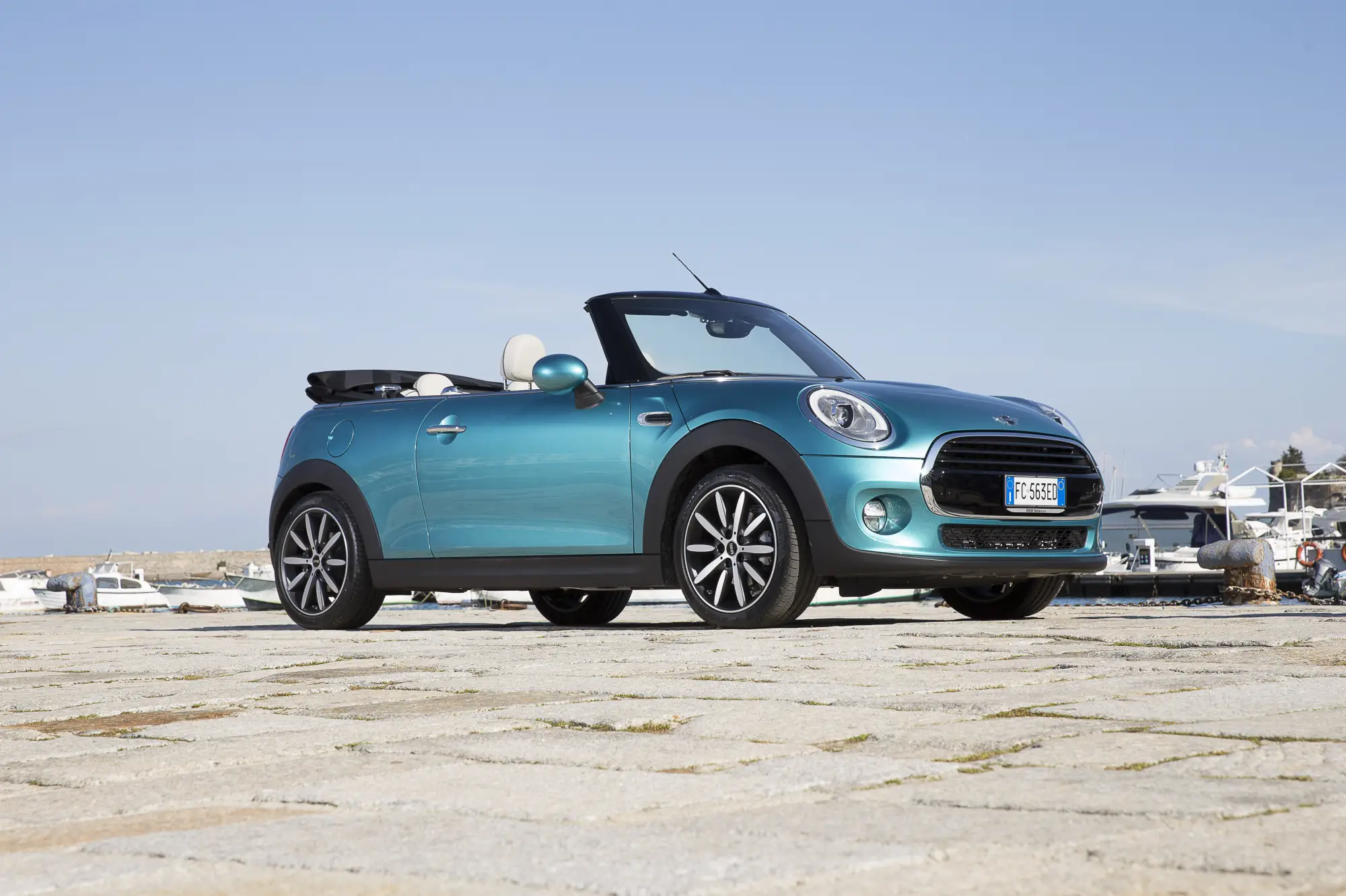MINI Cabrio MY 2016 - 12