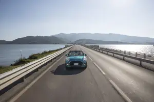 MINI Cabrio MY 2016 - 15