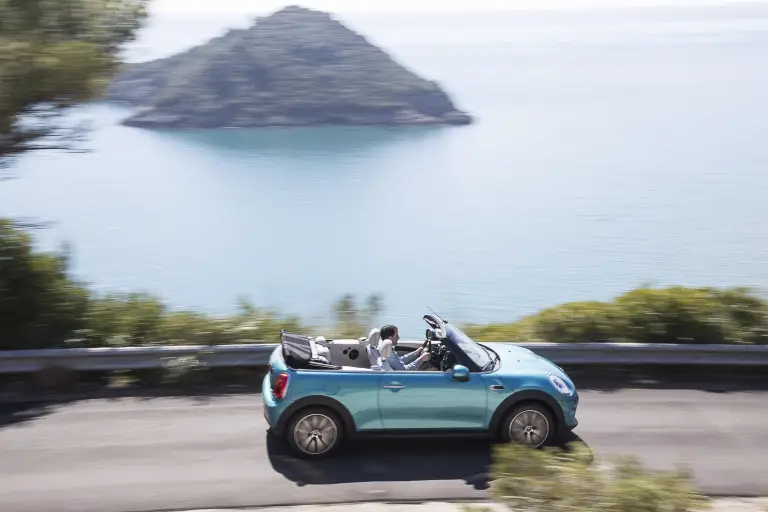 MINI Cabrio MY 2016 - 26
