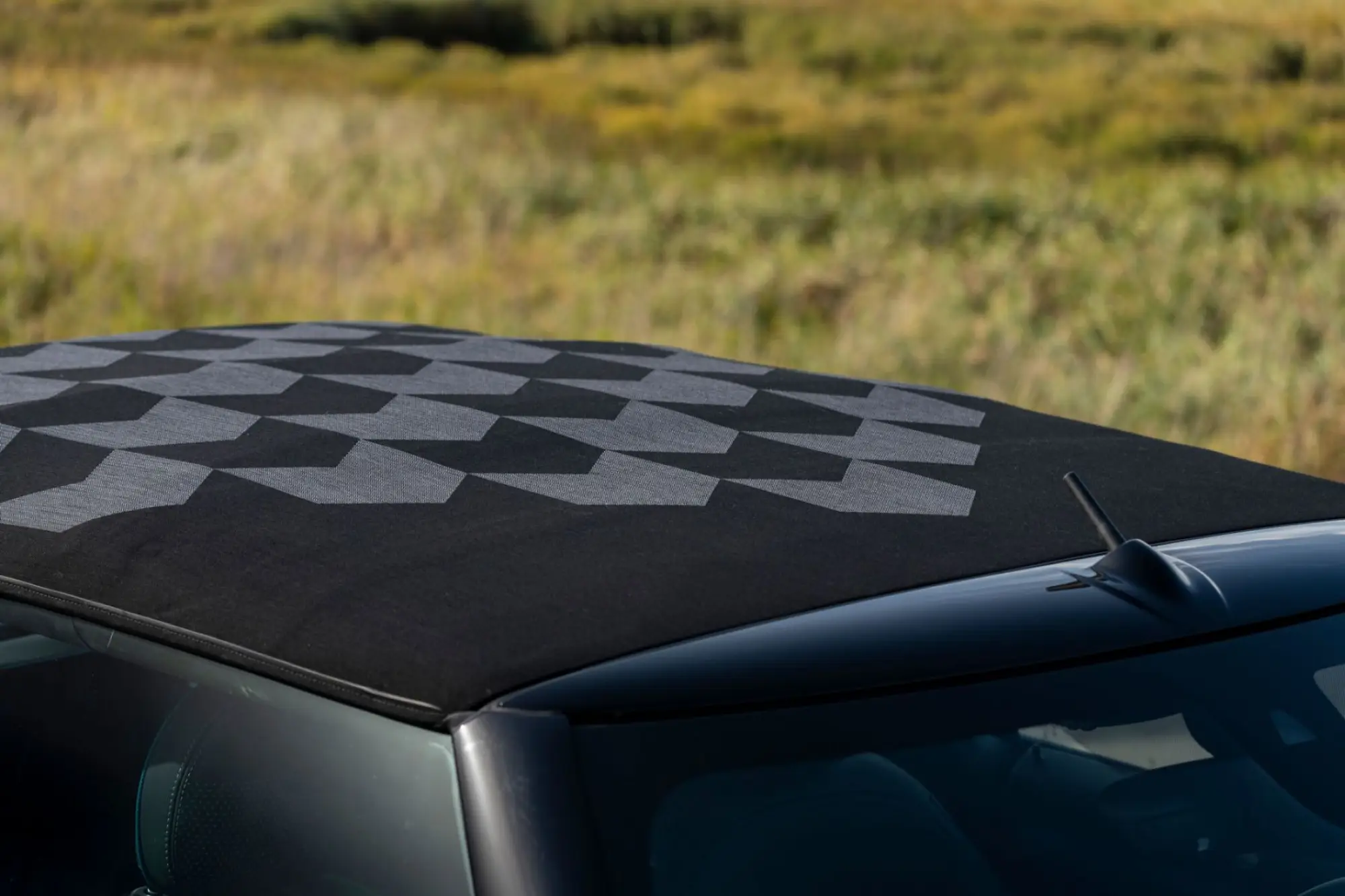 Mini Cabrio Sidewalk - 14