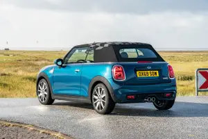 Mini Cabrio Sidewalk