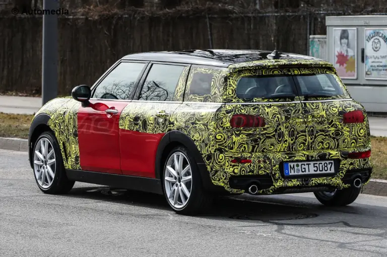 MINI Clubman Cooper e Cooper S con JCW styling kit - Foto spia 24-03-2015 - 15