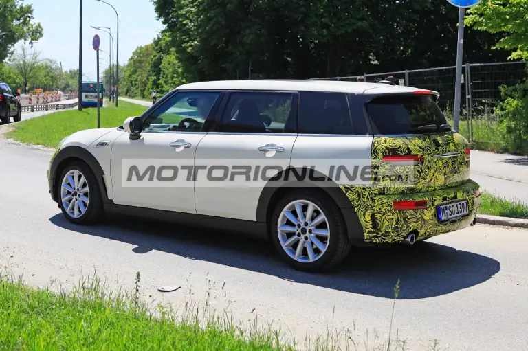 Mini Clubman facelift - Foto spia 7-6-2018 - 7