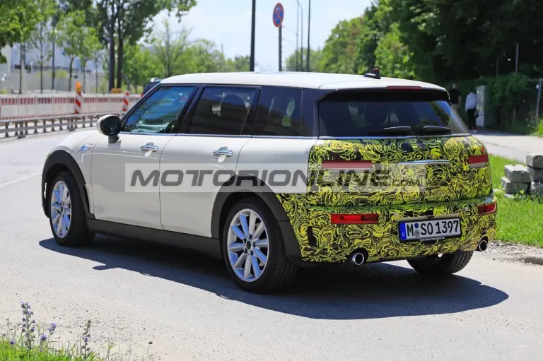 Mini Clubman facelift - Foto spia 7-6-2018 - 9