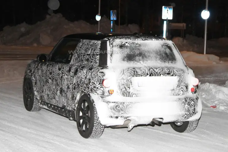 Mini Cooper 2013 - Foto spia 13-01-2012 - 2