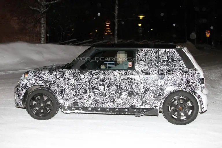 Mini Cooper 2013 - Foto spia 13-01-2012 - 4