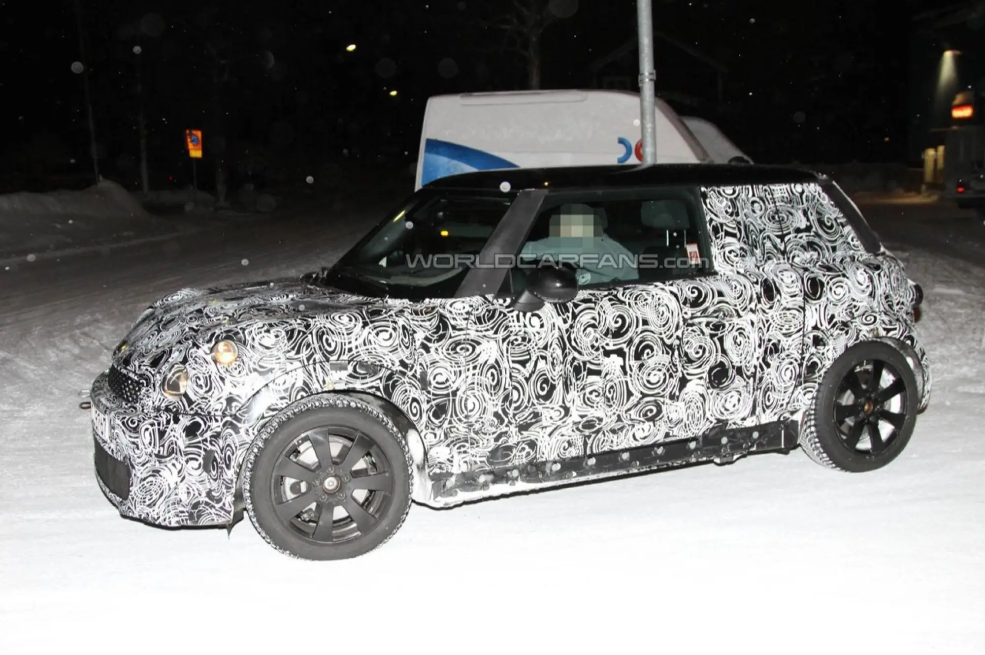 Mini Cooper 2013 - Foto spia 13-01-2012 - 7