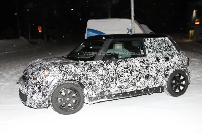 Mini Cooper 2013 - Foto spia 13-01-2012 - 7