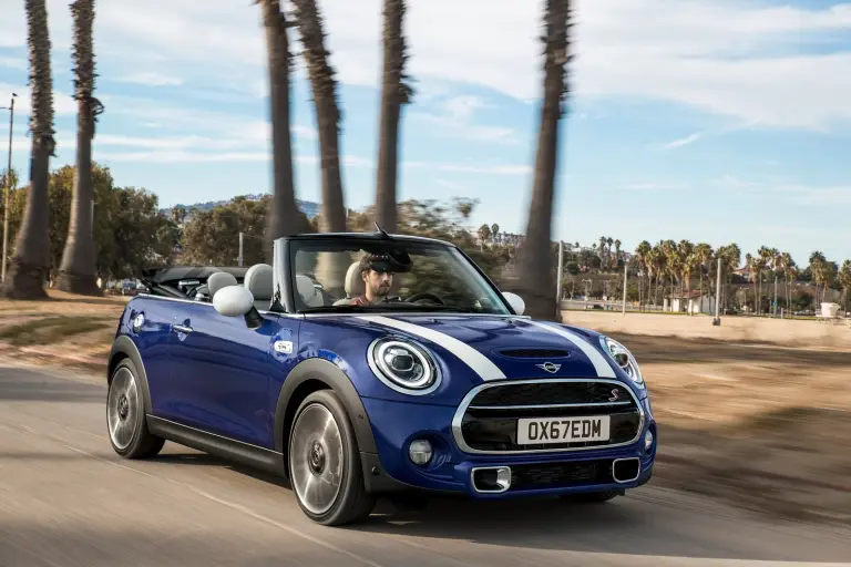 MINI Cooper 2018 - 240