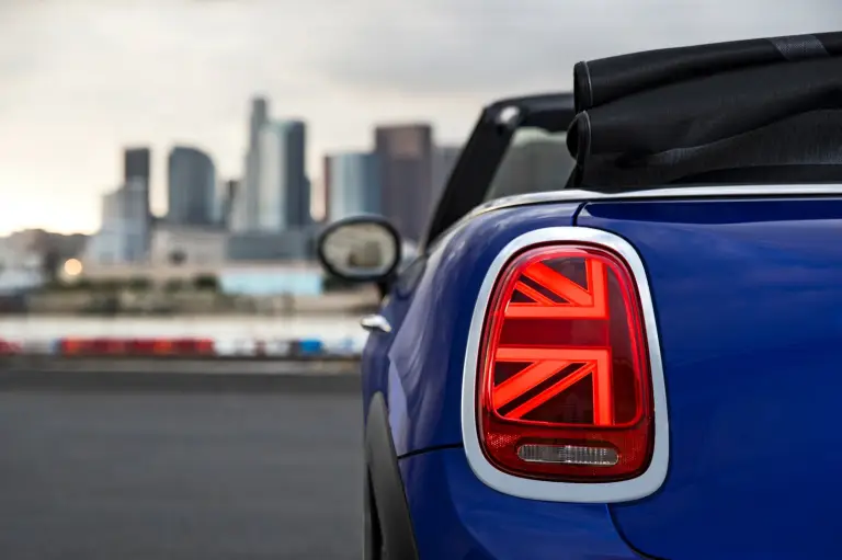 MINI Cooper 2018 - 250