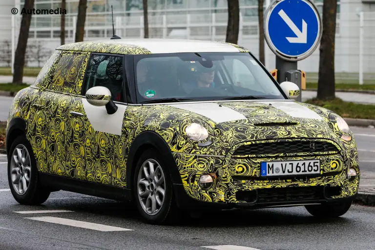 MINI Cooper 5 porte - Foto spia 10-12-2013 - 1