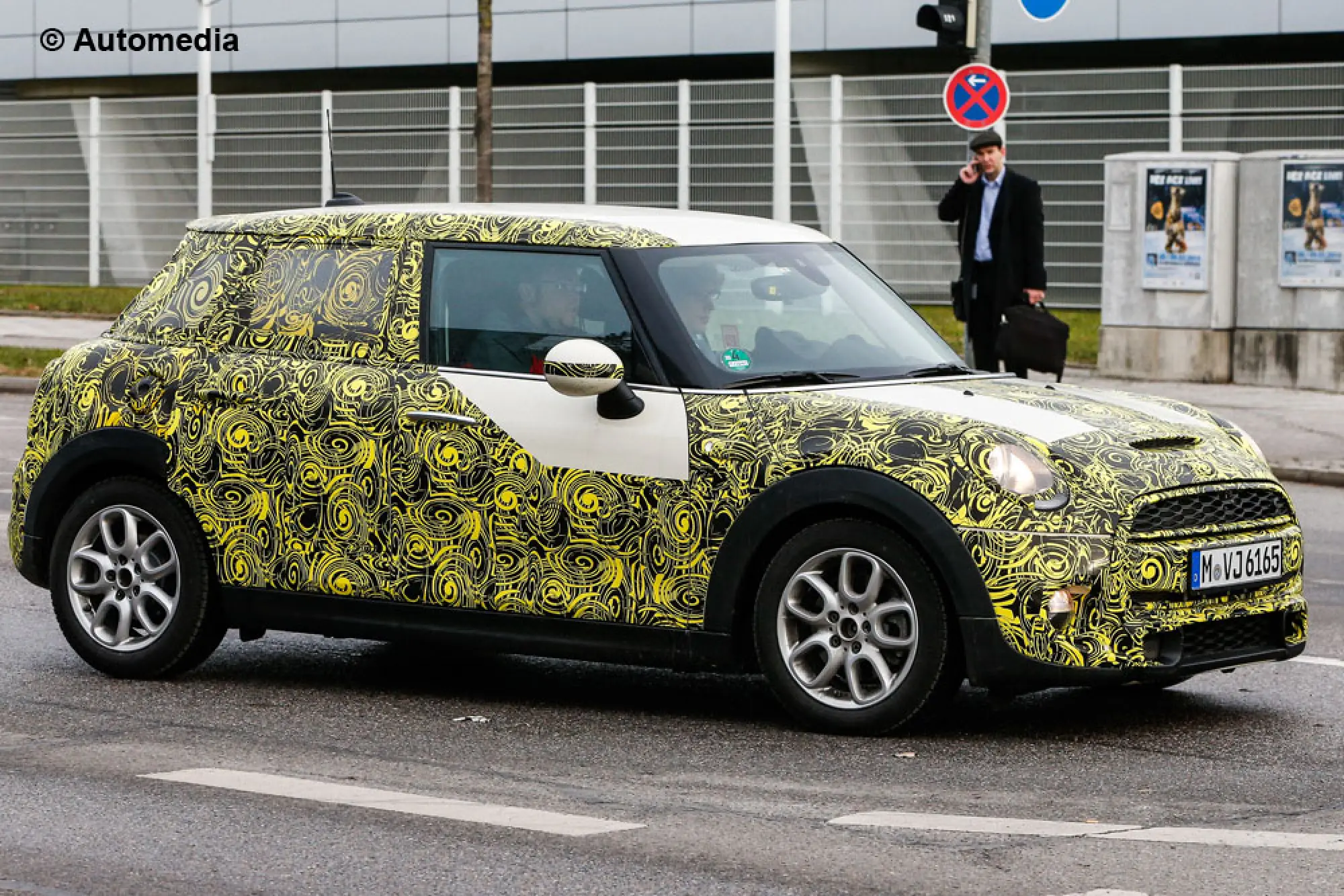 MINI Cooper 5 porte - Foto spia 10-12-2013 - 2