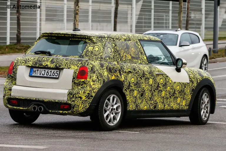 MINI Cooper 5 porte - Foto spia 10-12-2013 - 5