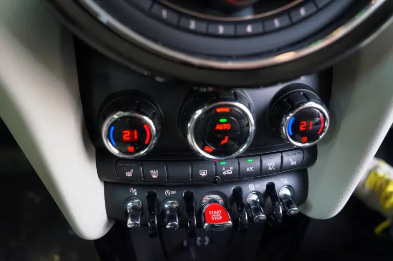 MINI Cooper 5 Porte - Prova su strada 2015 - 59