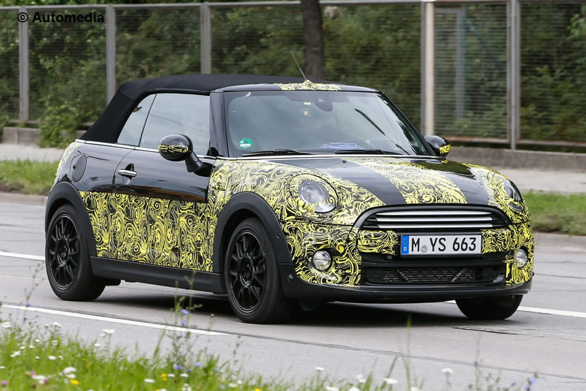 MINI Cooper Cabrio 2015 - Foto spia 08-09-2014 - 1