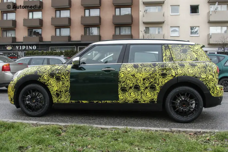 MINI Cooper Cabrio e Clubman 2016 - Foto spia 09-01-2015 - 4