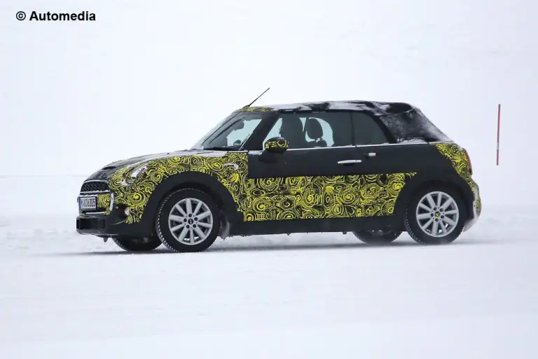 MINI Cooper Cabrio - Foto spia 14-02-2014 - 3