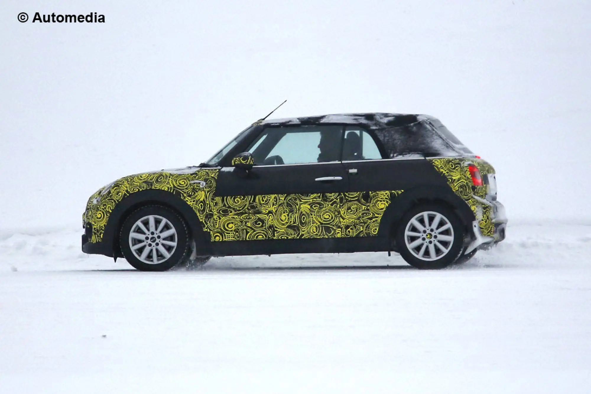 MINI Cooper Cabrio - Foto spia 14-02-2014 - 4