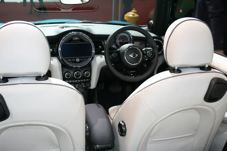 MINI Cooper Cabrio MY 2016 - Tokyo Motor Show 2015 - 1