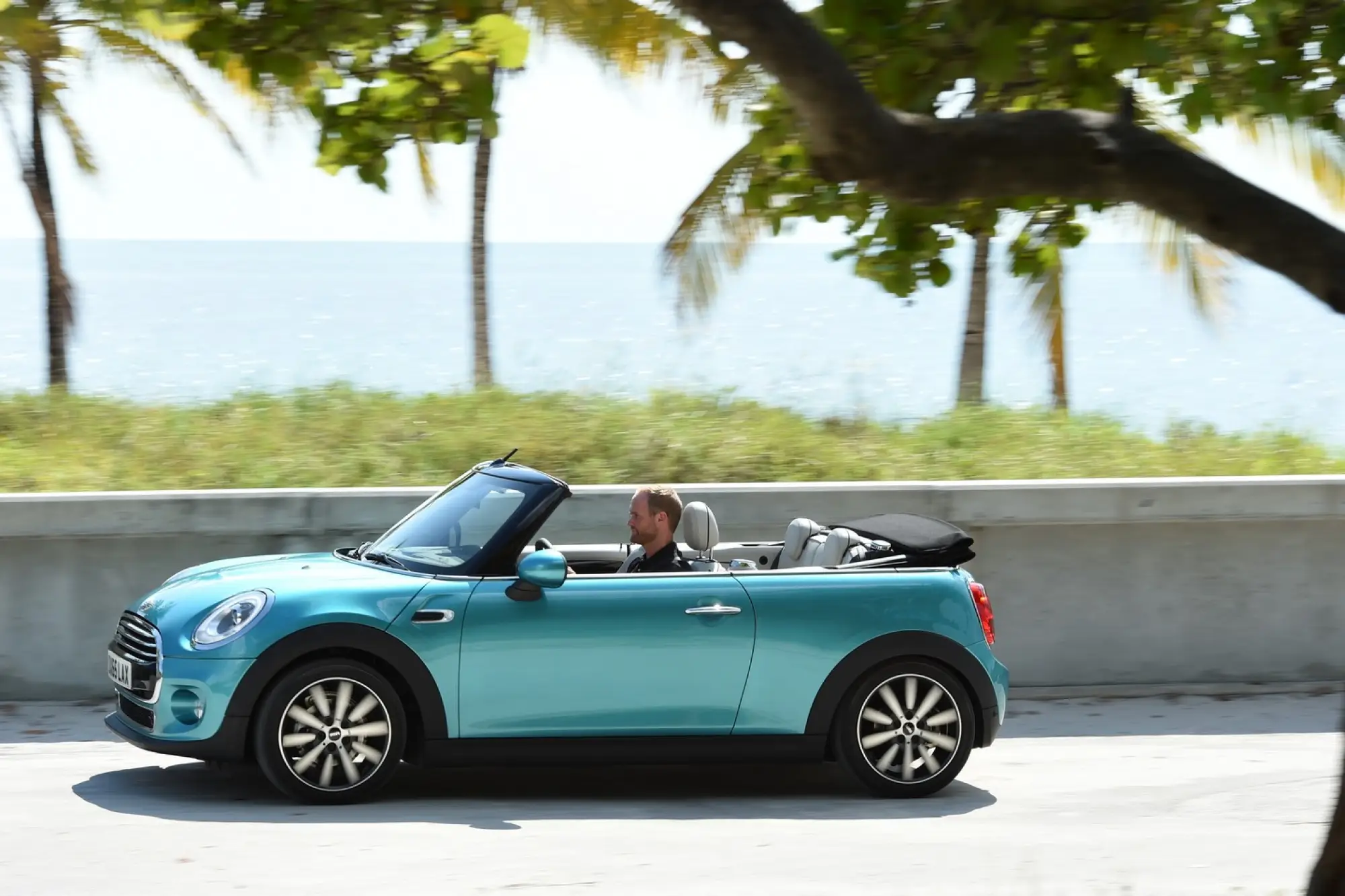 MINI Cooper Cabrio MY 2016 - 90